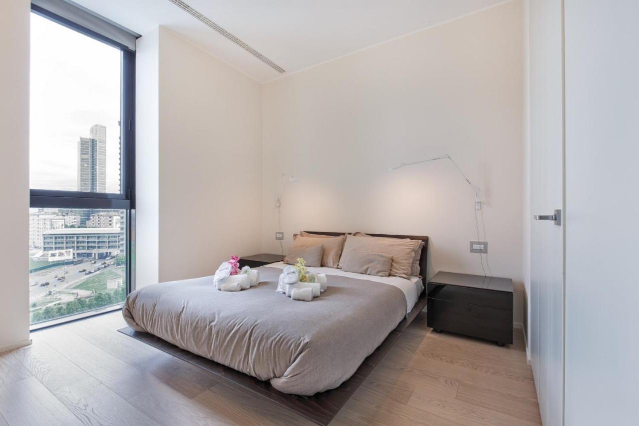 Stylish Elegant In Torre Solaria With Exclusive Milan's View * Mailand